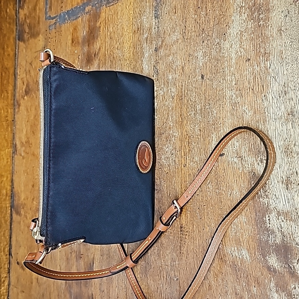 Dooney and Bourke Black crossbody bag.
